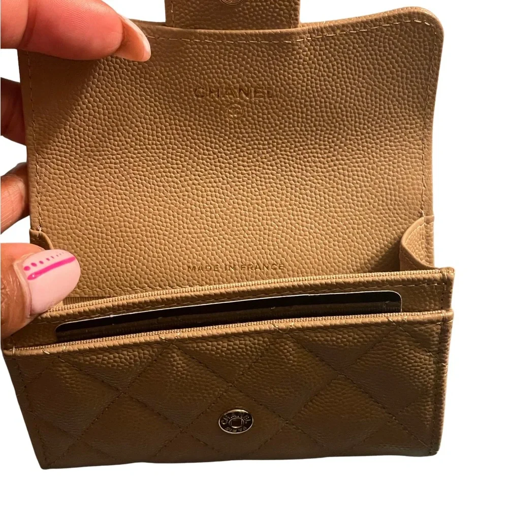 ‼️SOLD‼️CHANEL 22A Beige/ Caramel Classic Flap Card Holder NWT - Picture 5 of 13